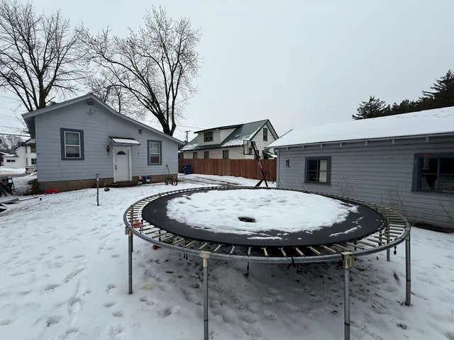 $96,000 | 126 8th Street, Clintonville, WI 54929