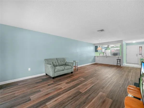 $129,900 | 2809 Granada Court, Unit 5, Lake Wales, FL 33898