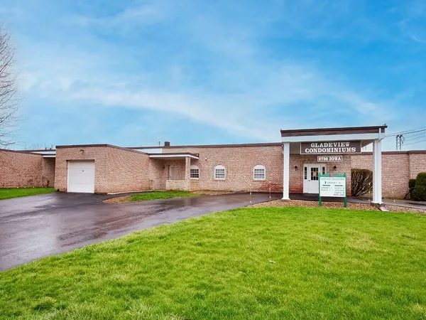 $190,000 | 2750 Iowa Drive, Unit 14, Lower Burrell, PA 15068