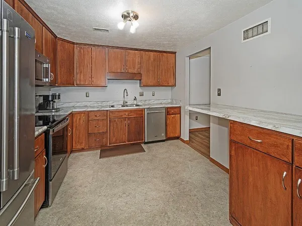 $190,000 | 2750 Iowa Drive, Unit 14, Lower Burrell, PA 15068