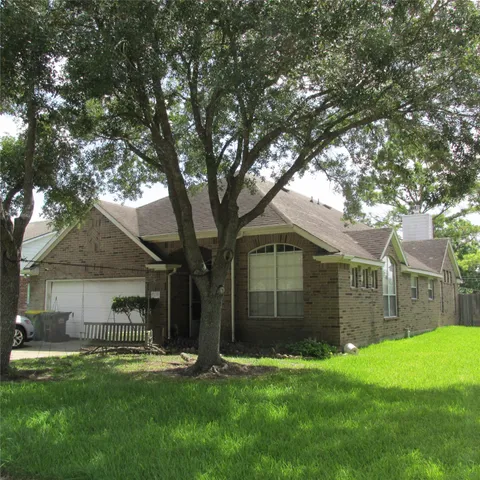 $353,000 | 3255 Lakeway Lane, Pearland, TX 77584