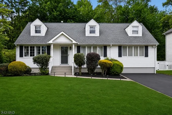 $6,300 | 6 Willow Way, Florham Park, NJ 07932