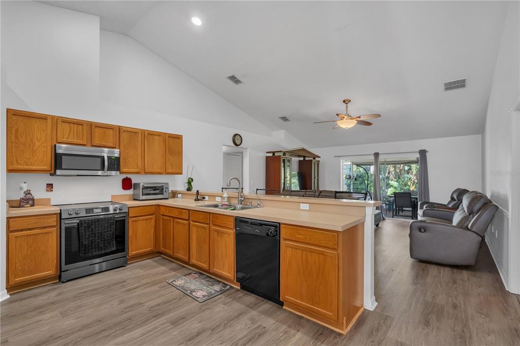 2926 Foraker Way Kissimmee, FL 34758 - Photo 14 of 43