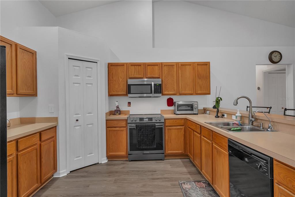 2926 Foraker Way Kissimmee, FL 34758 - Photo 15 of 43