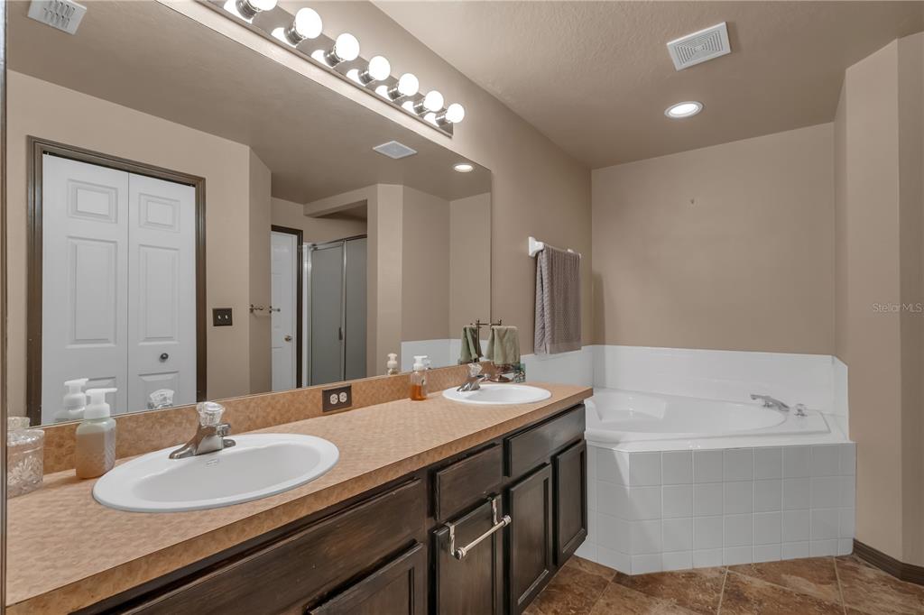 2926 Foraker Way Kissimmee, FL 34758 - Photo 26 of 43