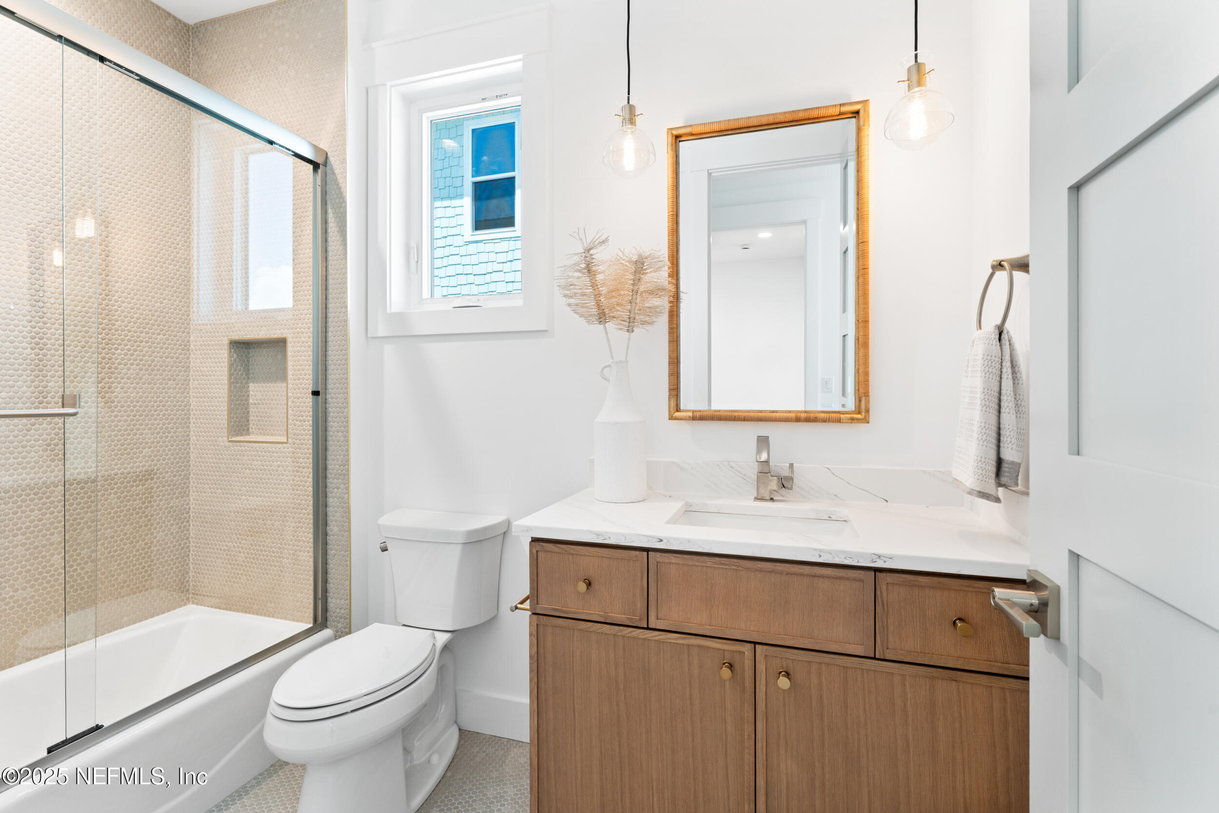 7 13th Street St. Augustine, FL 32080 - Photo 15 of 30 2nd Floor Bath