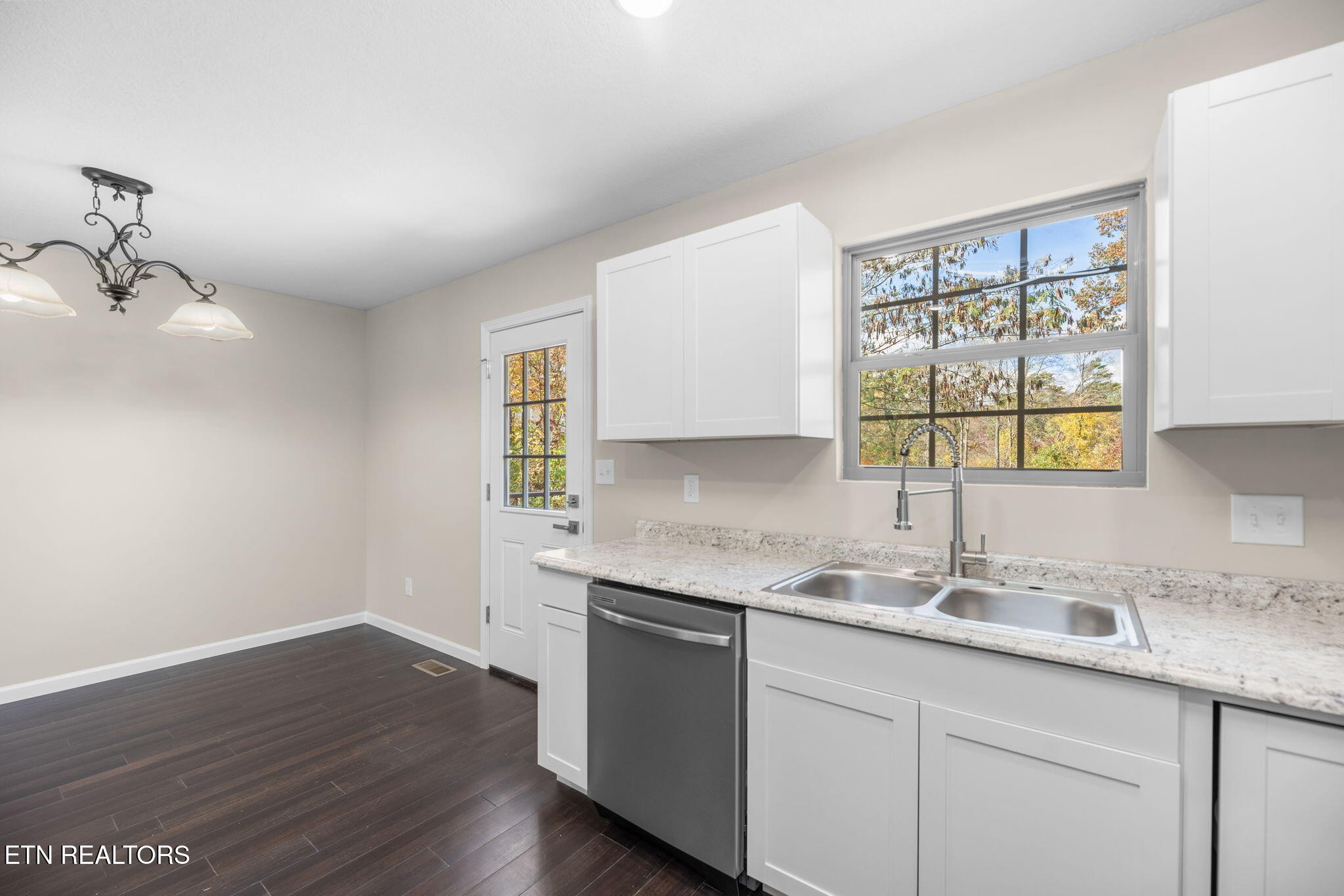 709 New Clear Branch Road Rocky Top, TN 37769 - Photo 10 of 24 Gallery Image 10