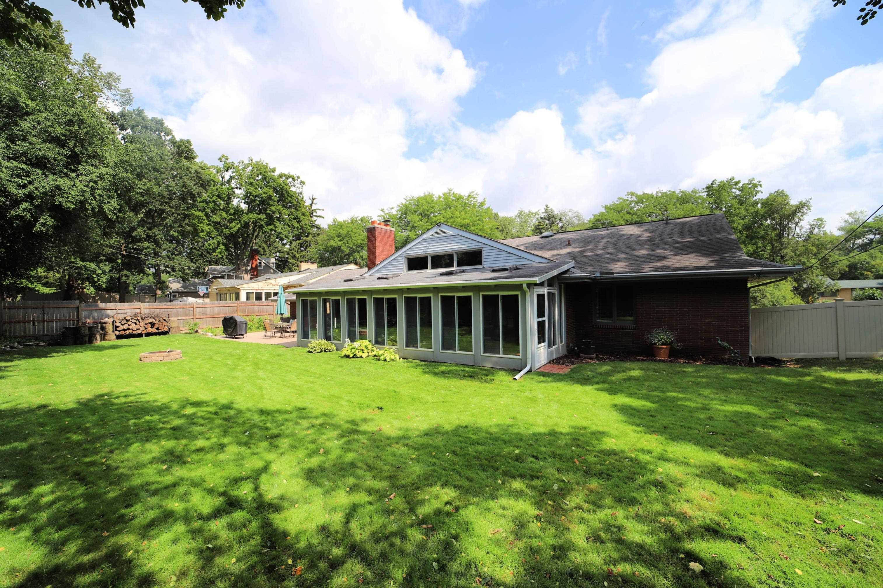 1910 Hampden Road Flint, MI 48503 - Photo 32 of 38 50088681-31.JPG