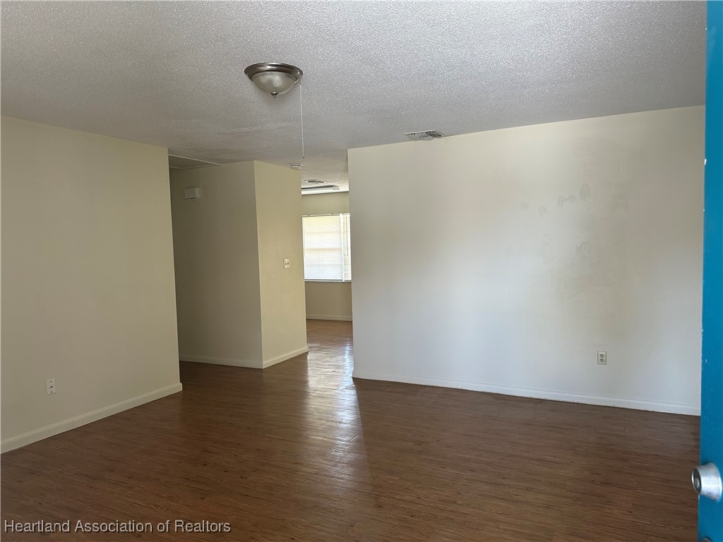 7420 Valencia Road Sebring, FL 33876 - Photo 3 of 11