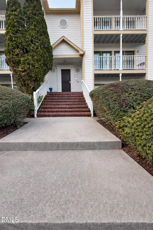 $224,900 | 2020 Quaker Landing, Unit 201, Raleigh, NC 27603