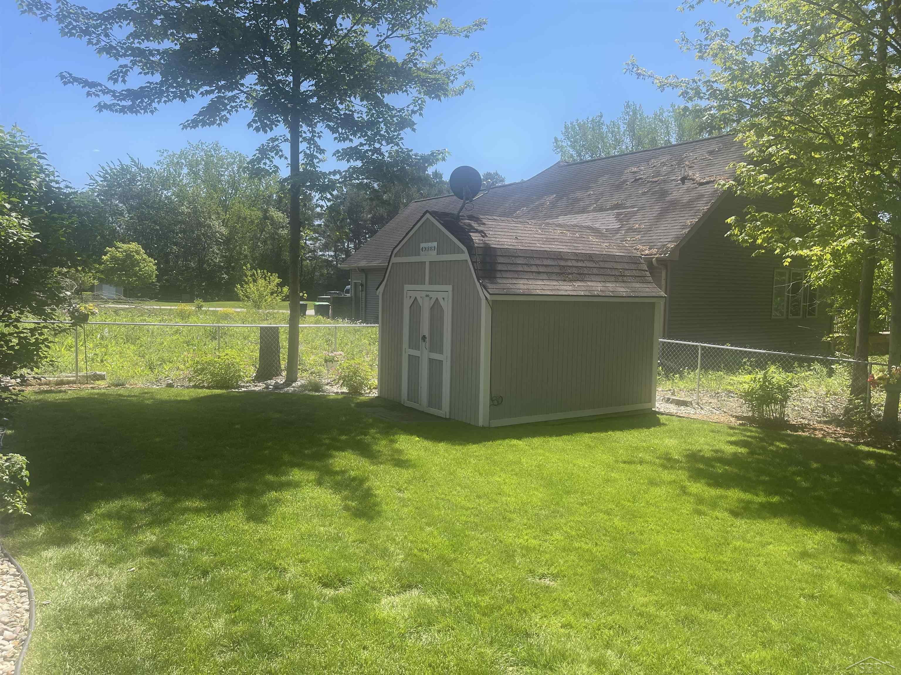 11279 Sarle Road Freeland, MI 48623 - Photo 21 of 23