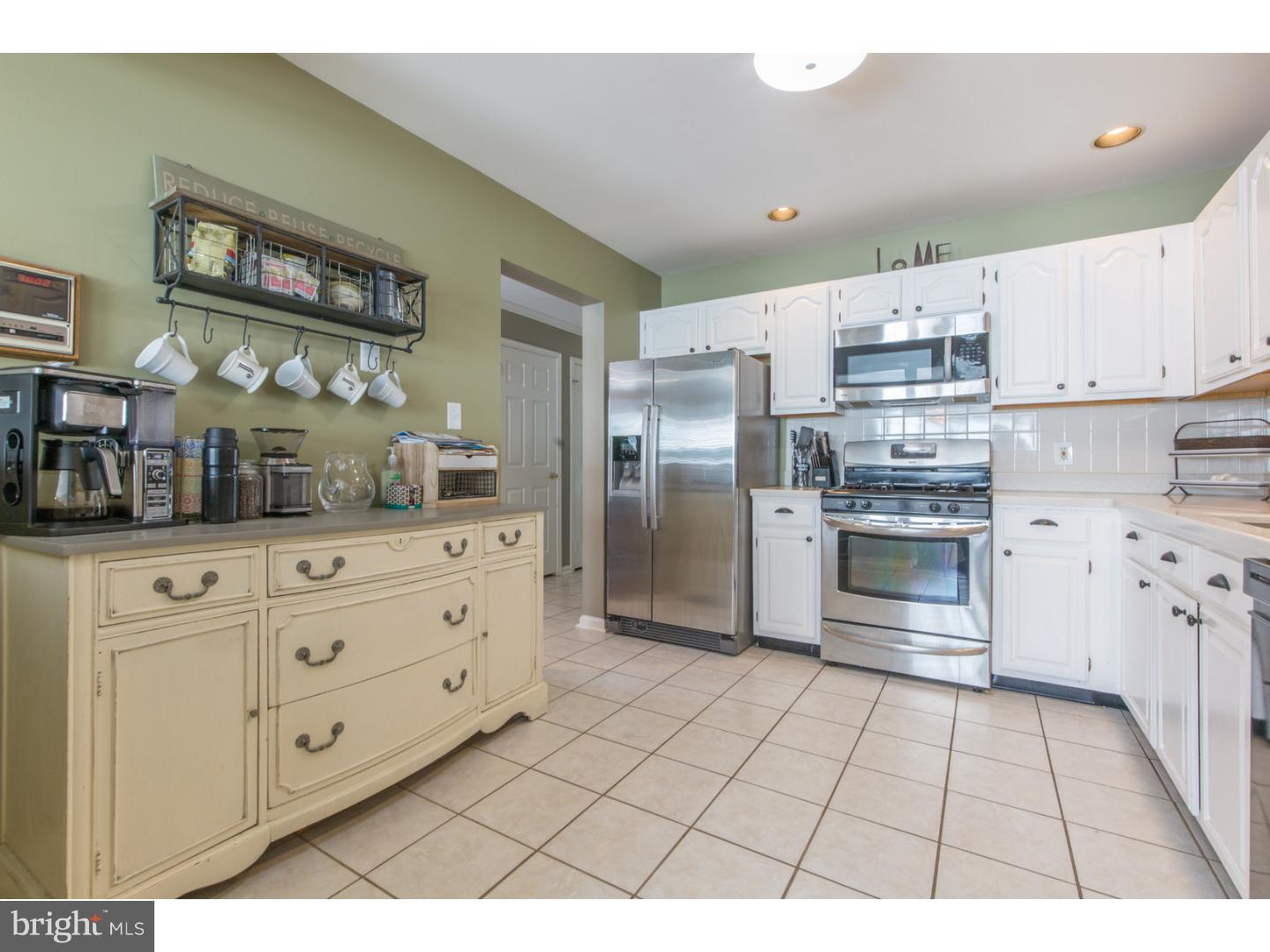 1627 Covington Road, Unit 14 Yardley, PA 19067 - Photo 7 of 25 Kitchen