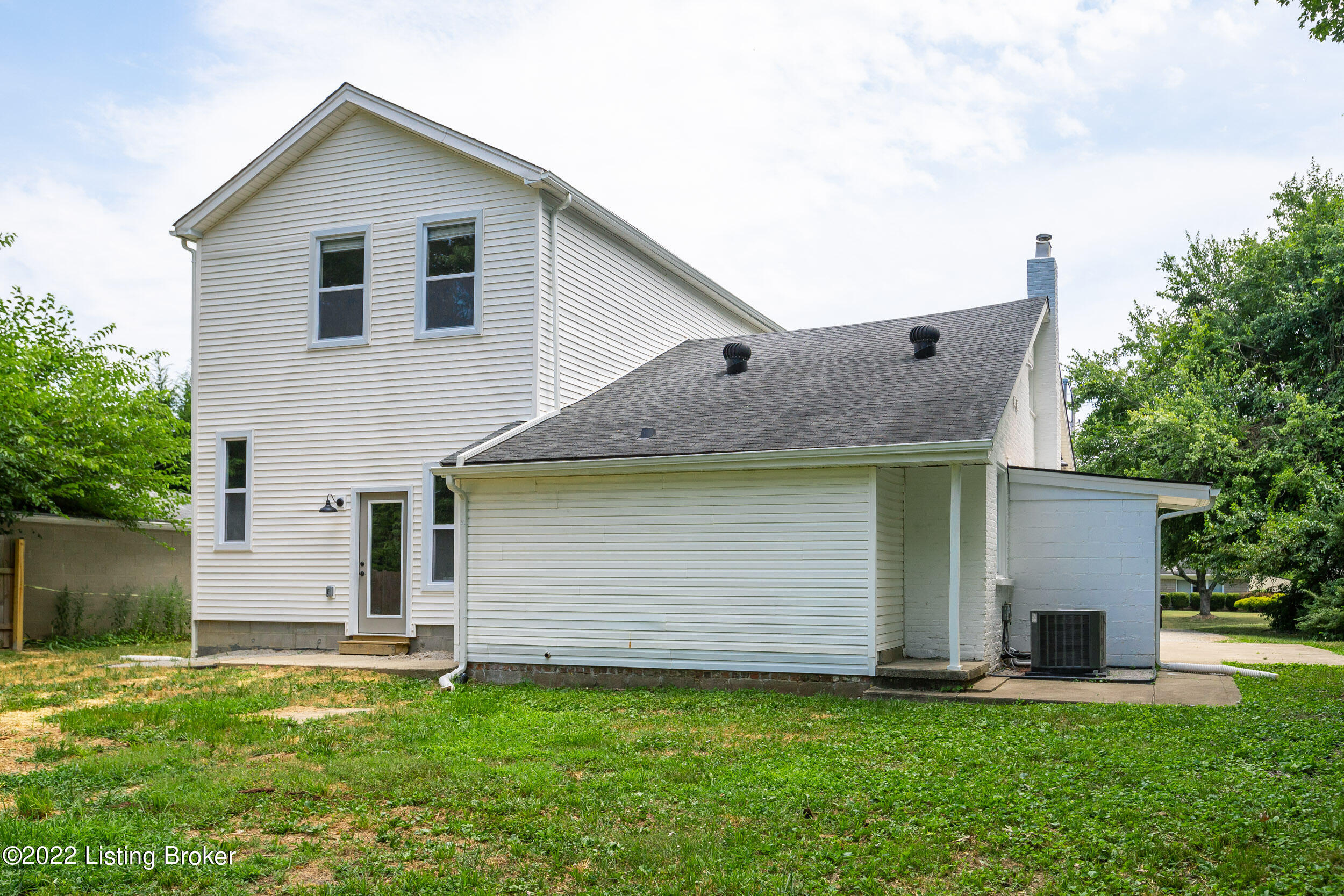 4204 Dover Road Louisville, KY 40216 - Photo 54 of 59 4204 Dover Road-16