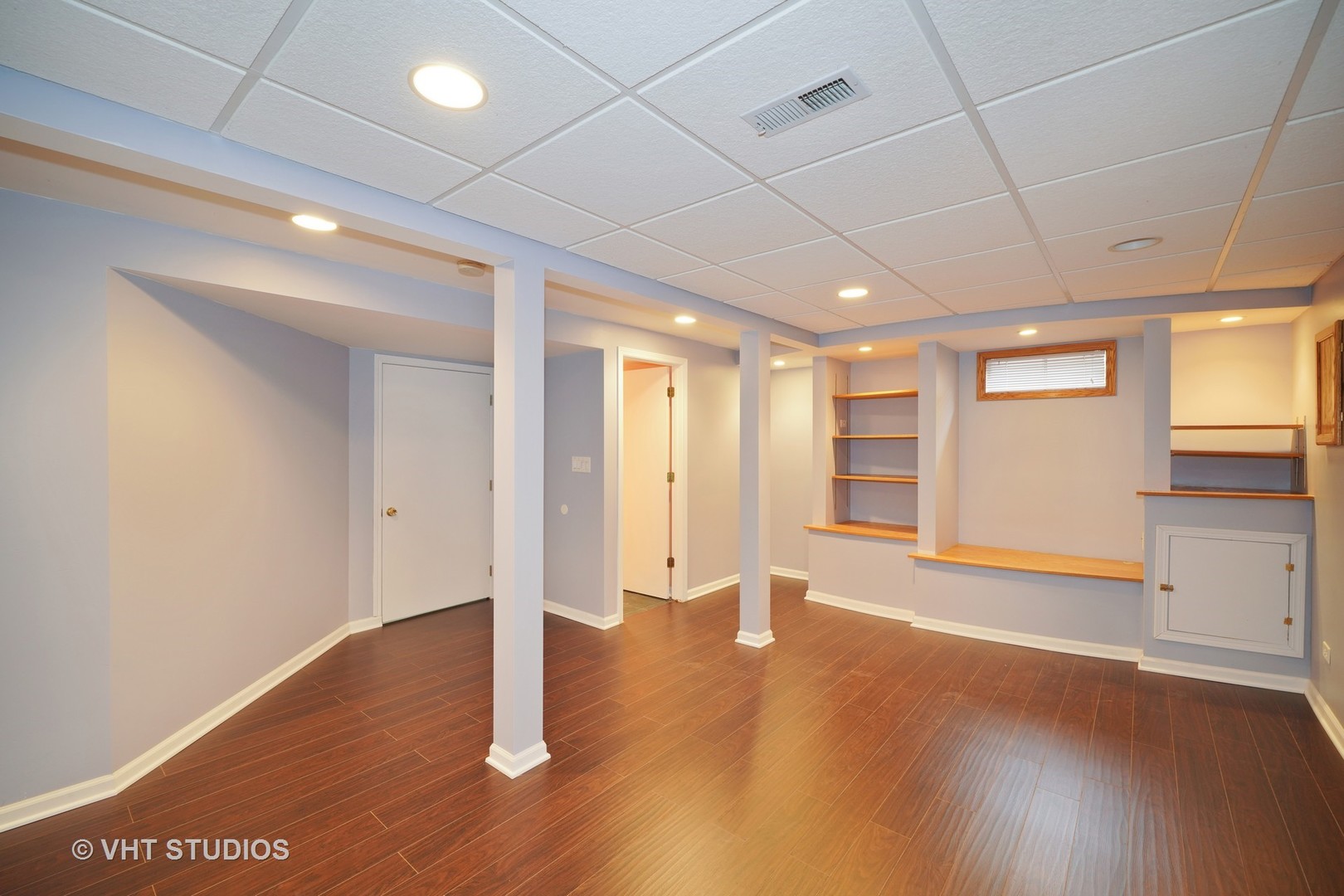 904 Knollside Road New Lenox, IL 60451 - Photo 10 of 16 a view of an empty room with wooden floor