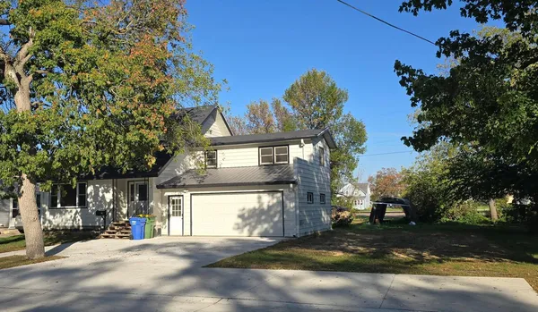 $124,500 | 109 5th Avenue Southeast, Pipestone, MN 56164