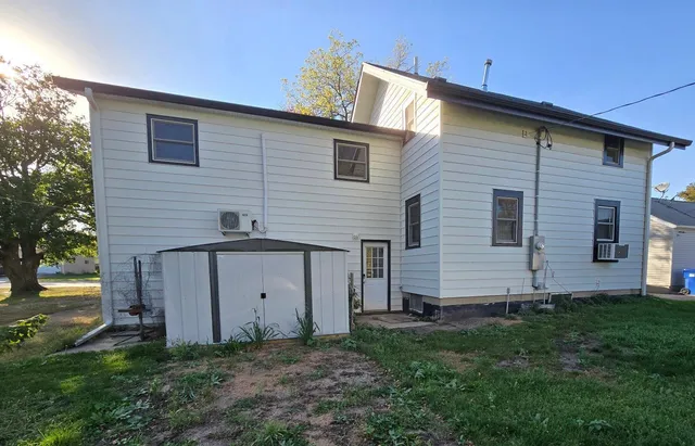 $129,000 | 109 5th Avenue Southeast, Pipestone, MN 56164