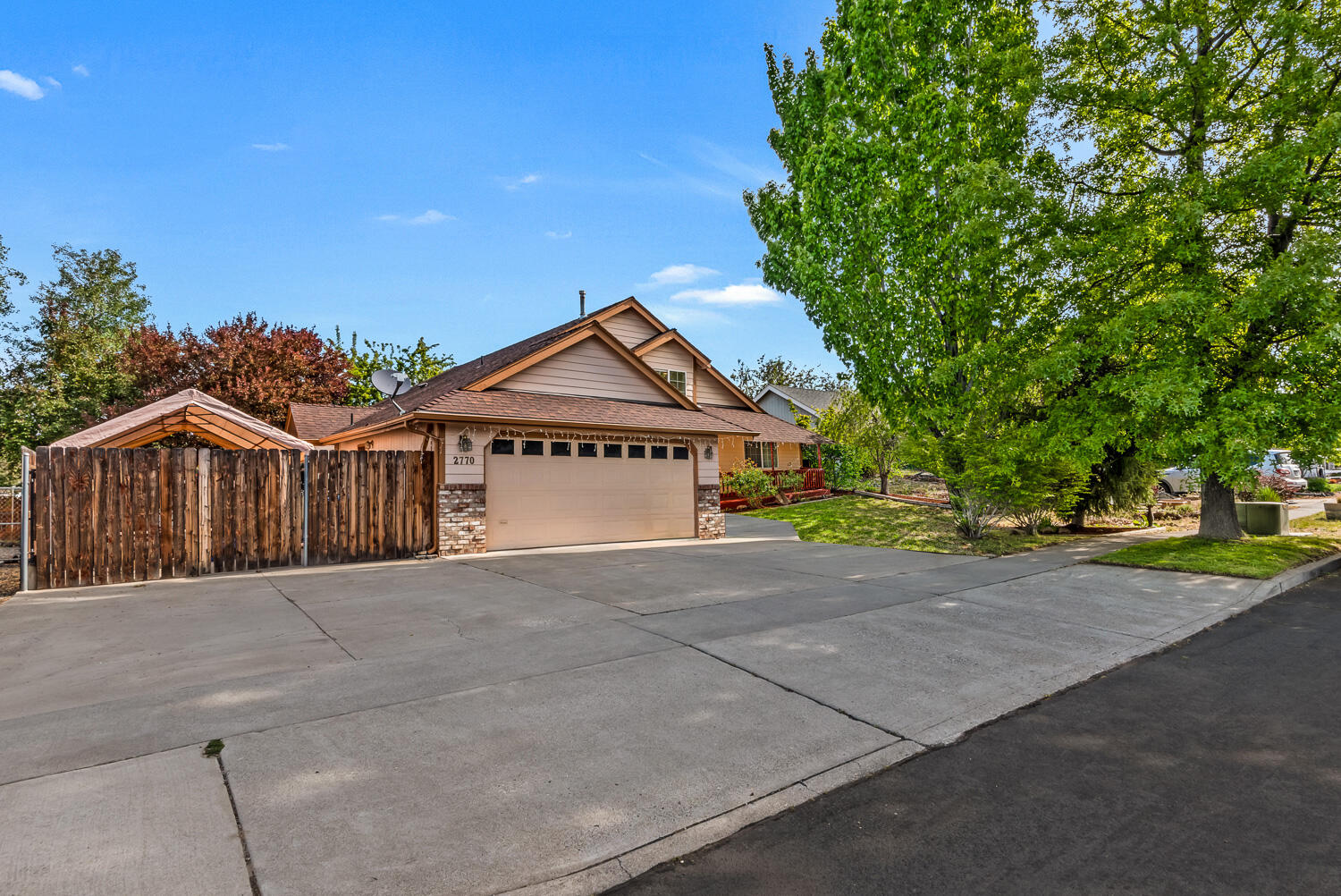 2770 Faith Bend, OR 97701 - Photo 6 of 26