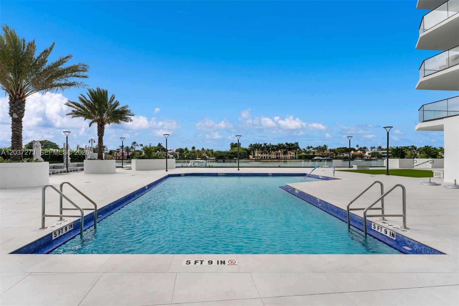 5500 Collins Avenue, Unit 1401 Miami Beach, FL 33140 - Photo 29 of 38 Gallery Image 29