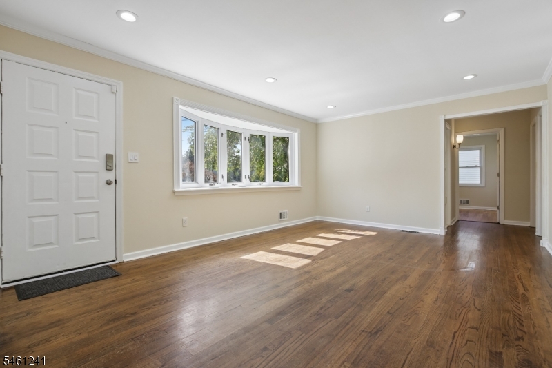 113 Stony Road Edison, NJ 08817 - Photo 20 of 44 Gallery Image 20