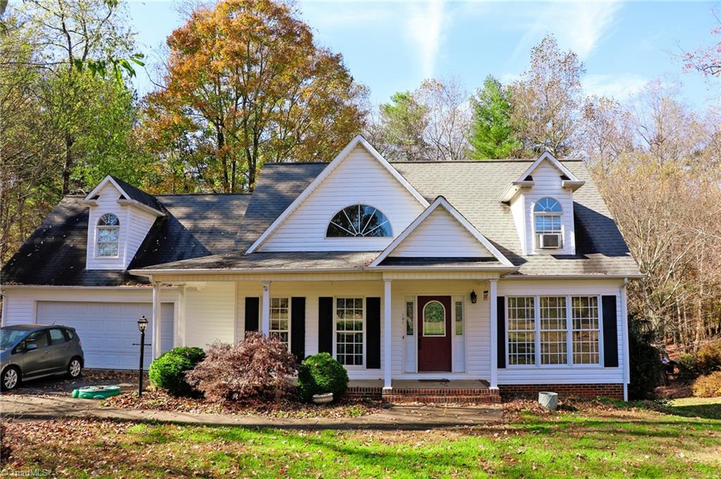 591 Vannoy Maxwell Road Purlear, NC 28665 - Photo 1 of 46