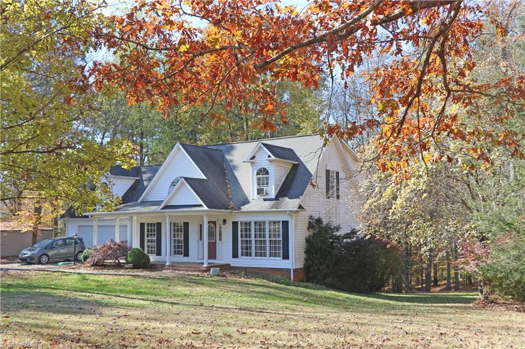 591 Vannoy Maxwell Road Purlear, NC 28665 - Photo 2 of 46