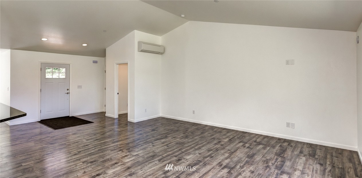 318 Manley Road Bellingham, WA 98229 - Photo 4 of 25 Gallery Image 4