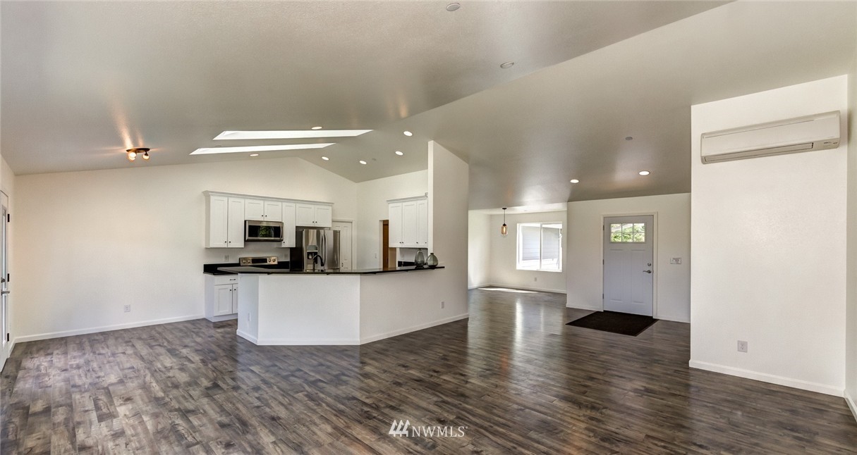 318 Manley Road Bellingham, WA 98229 - Photo 6 of 25 Gallery Image 6