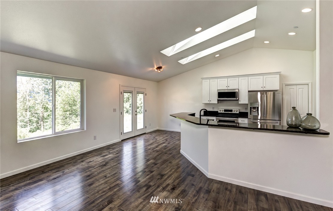 318 Manley Road Bellingham, WA 98229 - Photo 8 of 25 Gallery Image 8