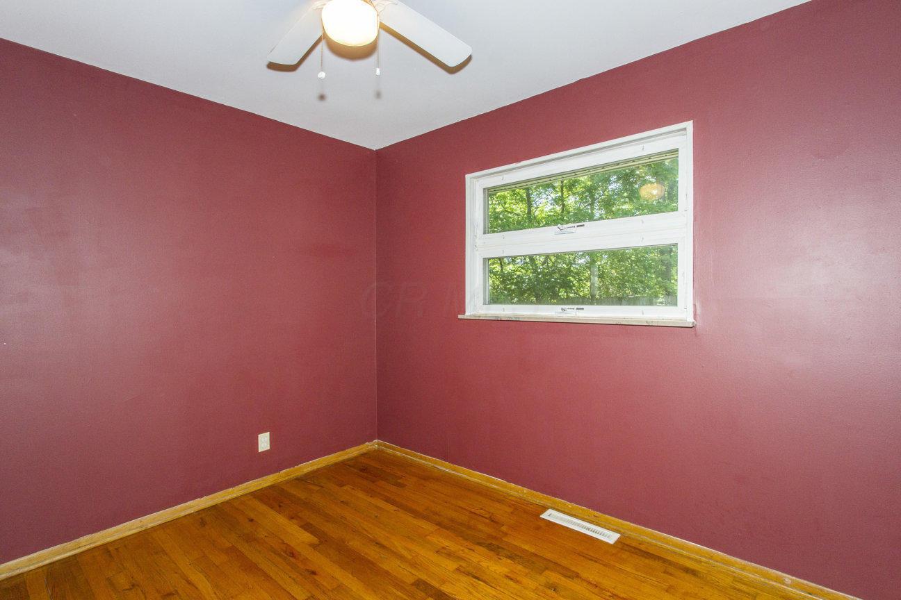 1621 Case Road Columbus, OH 43224 - Photo 14 of 35