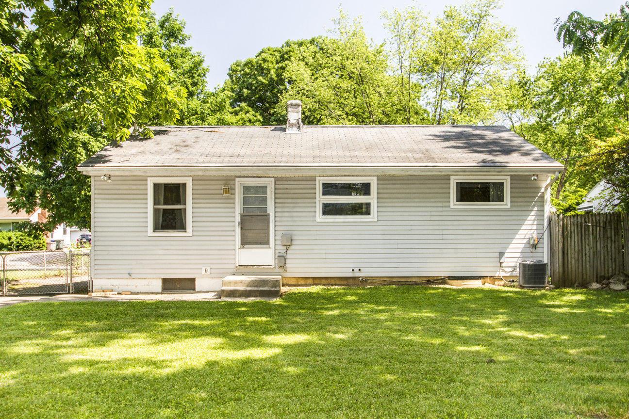 1621 Case Road Columbus, OH 43224 - Photo 29 of 35