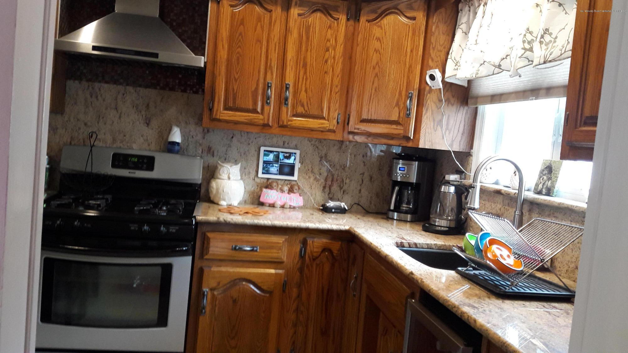 480 Foster Road Staten Island, NY 10309 - Photo 11 of 28 20180623_115720