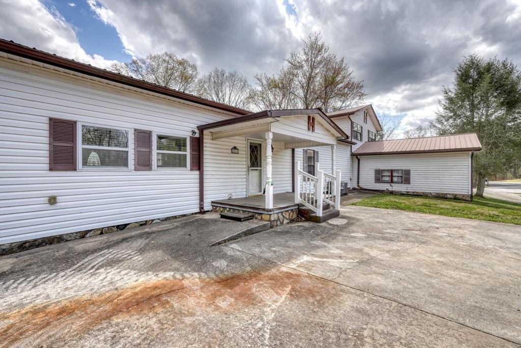 211 Ada Street Blue Ridge, GA 30513 - Photo 11 of 53