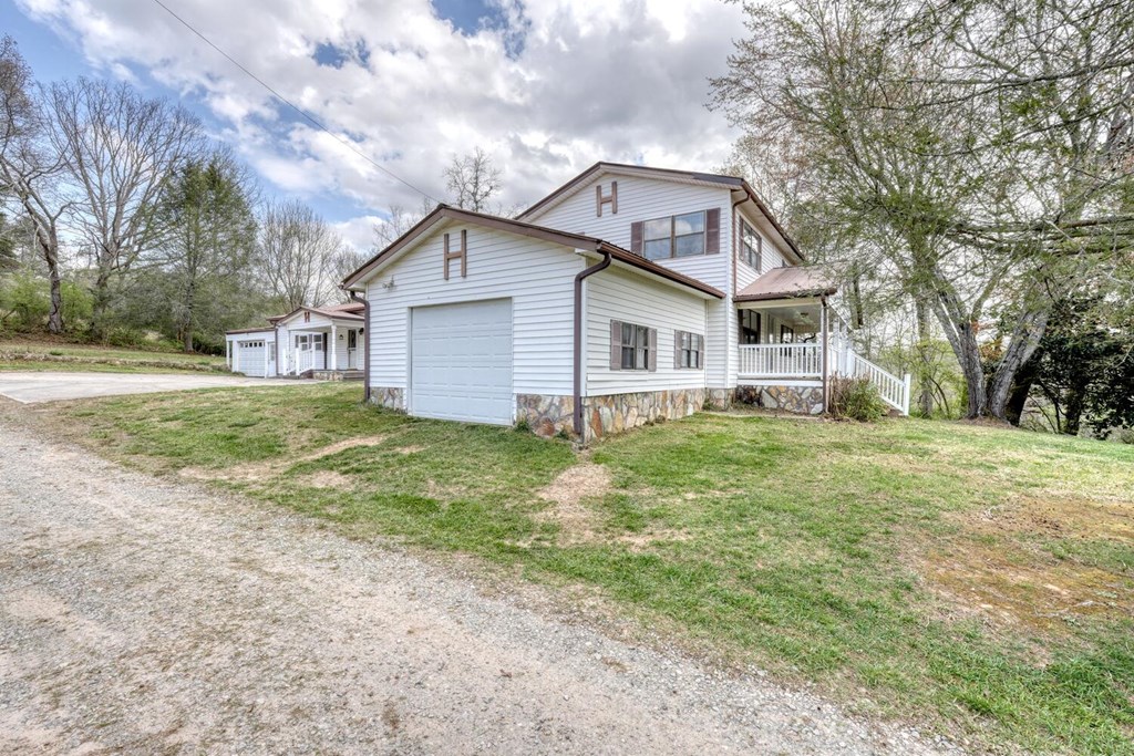 211 Ada Street Blue Ridge, GA 30513 - Photo 4 of 53