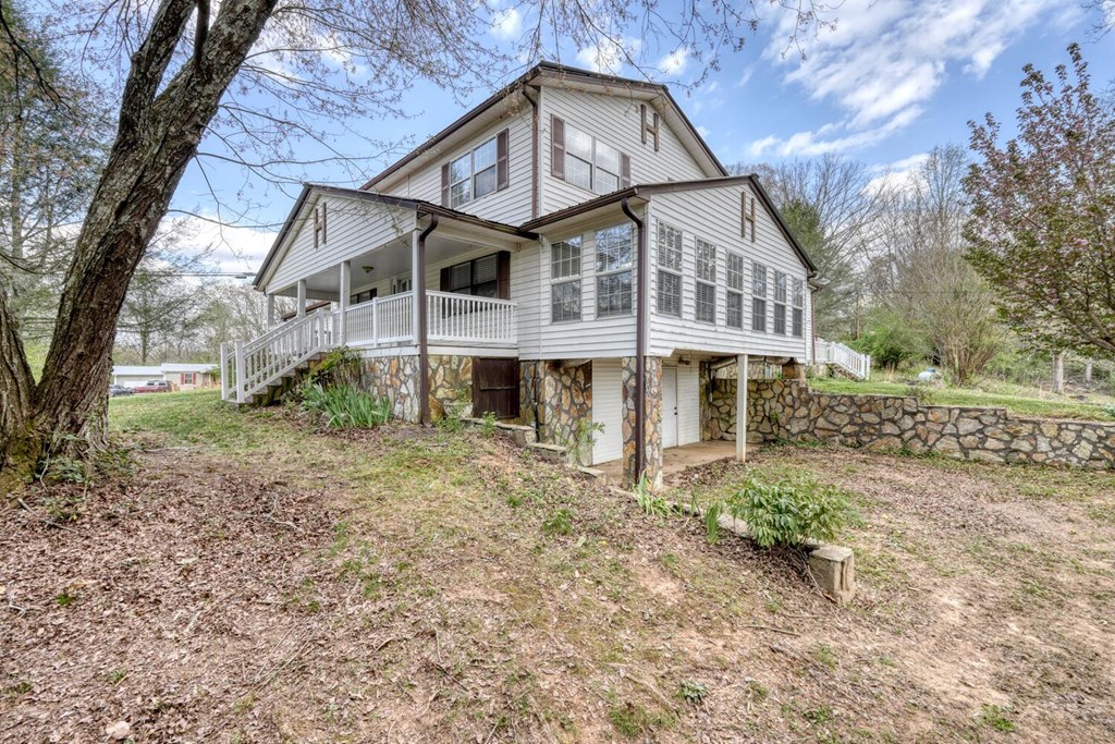 211 Ada Street Blue Ridge, GA 30513 - Photo 6 of 53