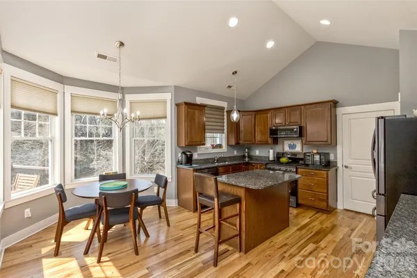 $824,000 | 37 Creekside View Drive, Asheville, NC 28804