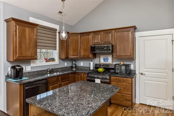 $824,000 | 37 Creekside View Drive, Asheville, NC 28804