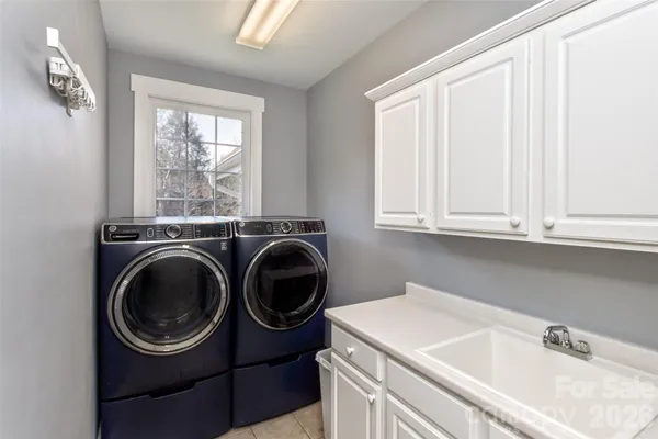 $824,000 | 37 Creekside View Drive, Asheville, NC 28804