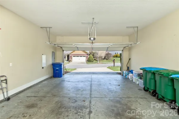 $824,000 | 37 Creekside View Drive, Asheville, NC 28804