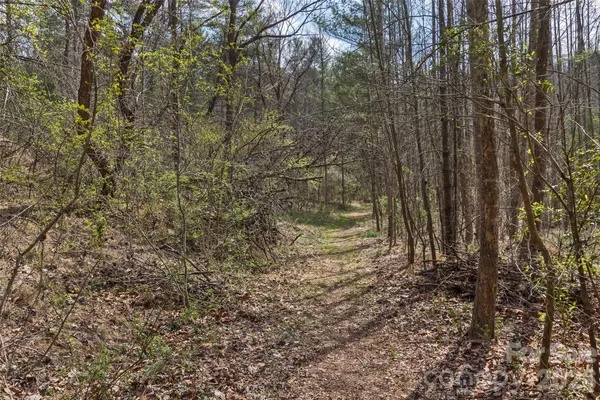 $824,000 | 37 Creekside View Drive, Asheville, NC 28804