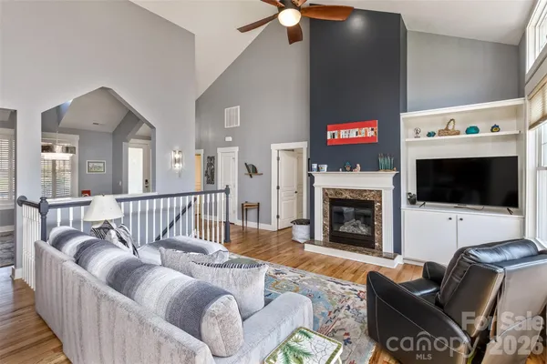 $824,000 | 37 Creekside View Drive, Asheville, NC 28804