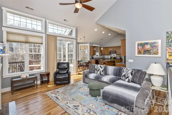 $824,000 | 37 Creekside View Drive, Asheville, NC 28804
