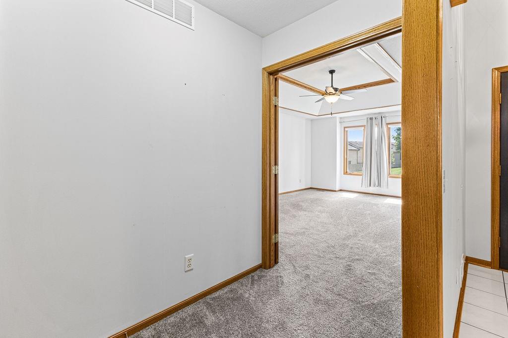 403 North Leonard Road St. Joseph, MO 64506 - Photo 20 of 63