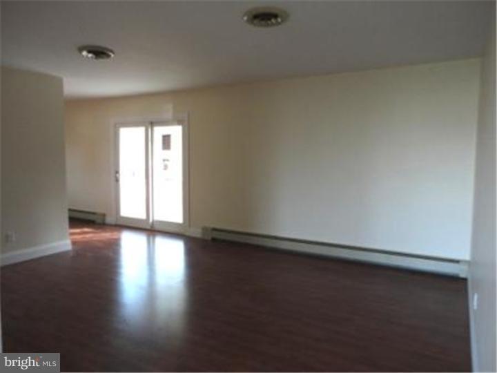 11 Springdale Road Kendall Park, NJ 08824 - Photo 2 of 11 Living Room