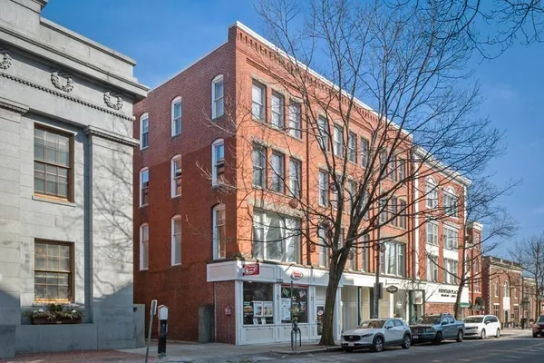 $2,950 | 99 Washington Street, Unit 21, Salem, MA 01970