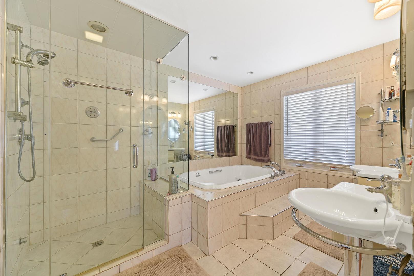 1627 Barry Lane Glenview, IL 60025 - Photo 11 of 21