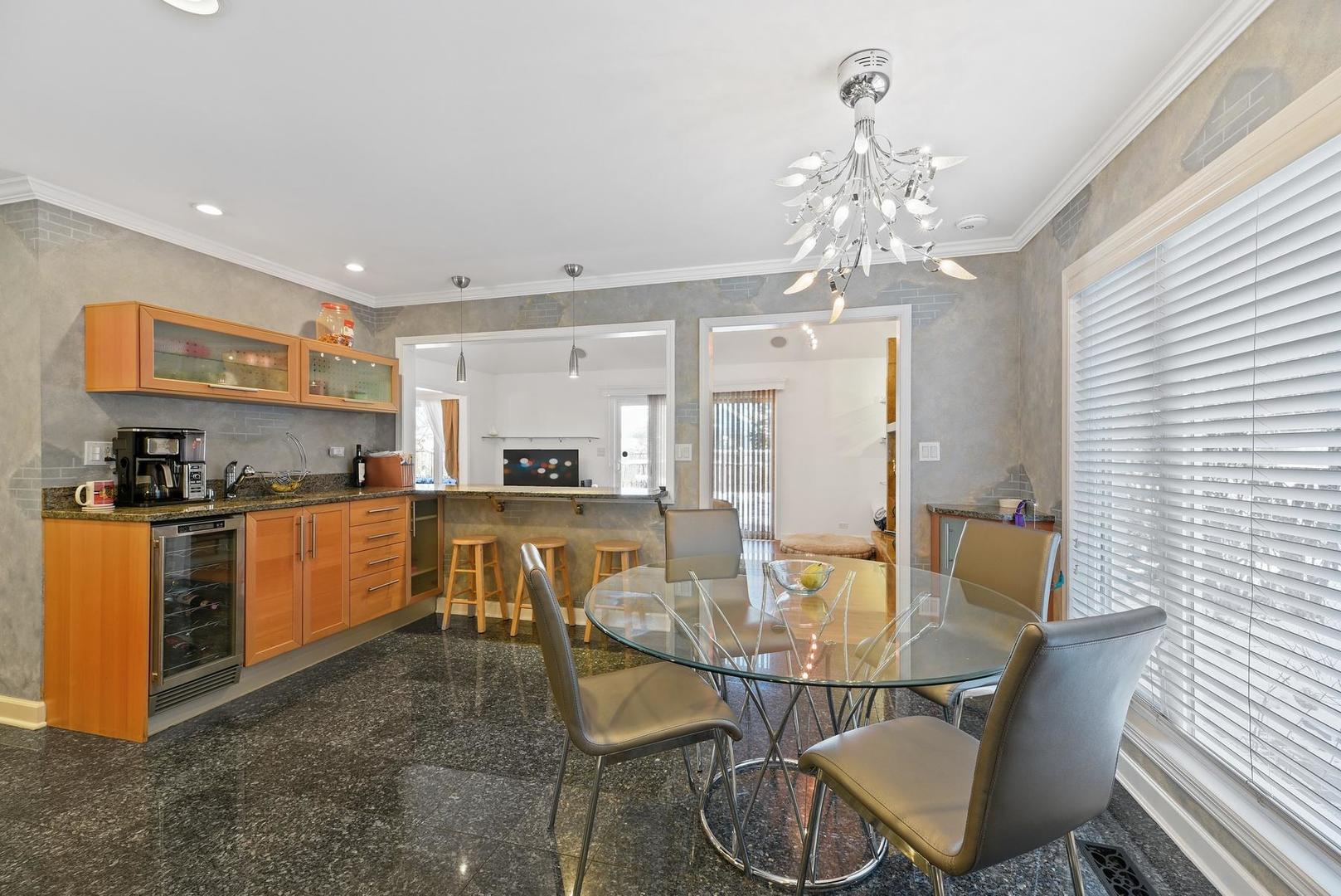 1627 Barry Lane Glenview, IL 60025 - Photo 6 of 21