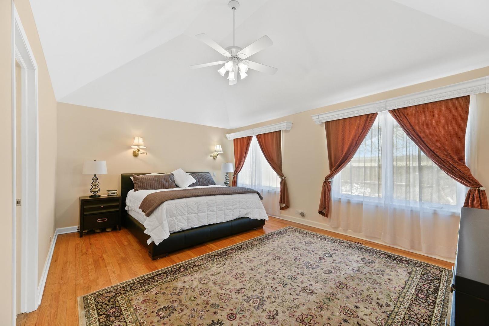 1627 Barry Lane Glenview, IL 60025 - Photo 10 of 21