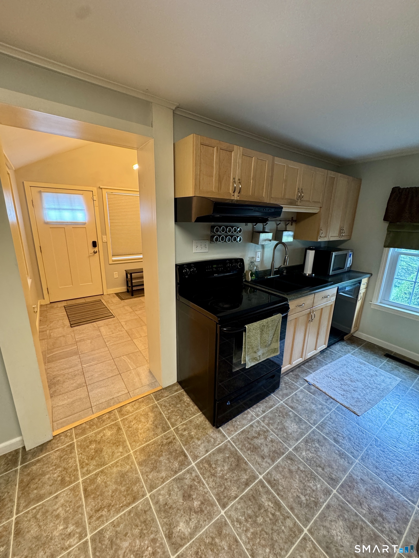 834 Bee Street Meriden, CT 06450 - Photo 23 of 33