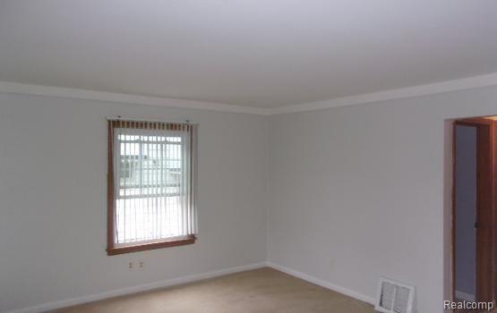 23026 Normandy Avenue Eastpointe, MI 48021 - Photo 4 of 12
