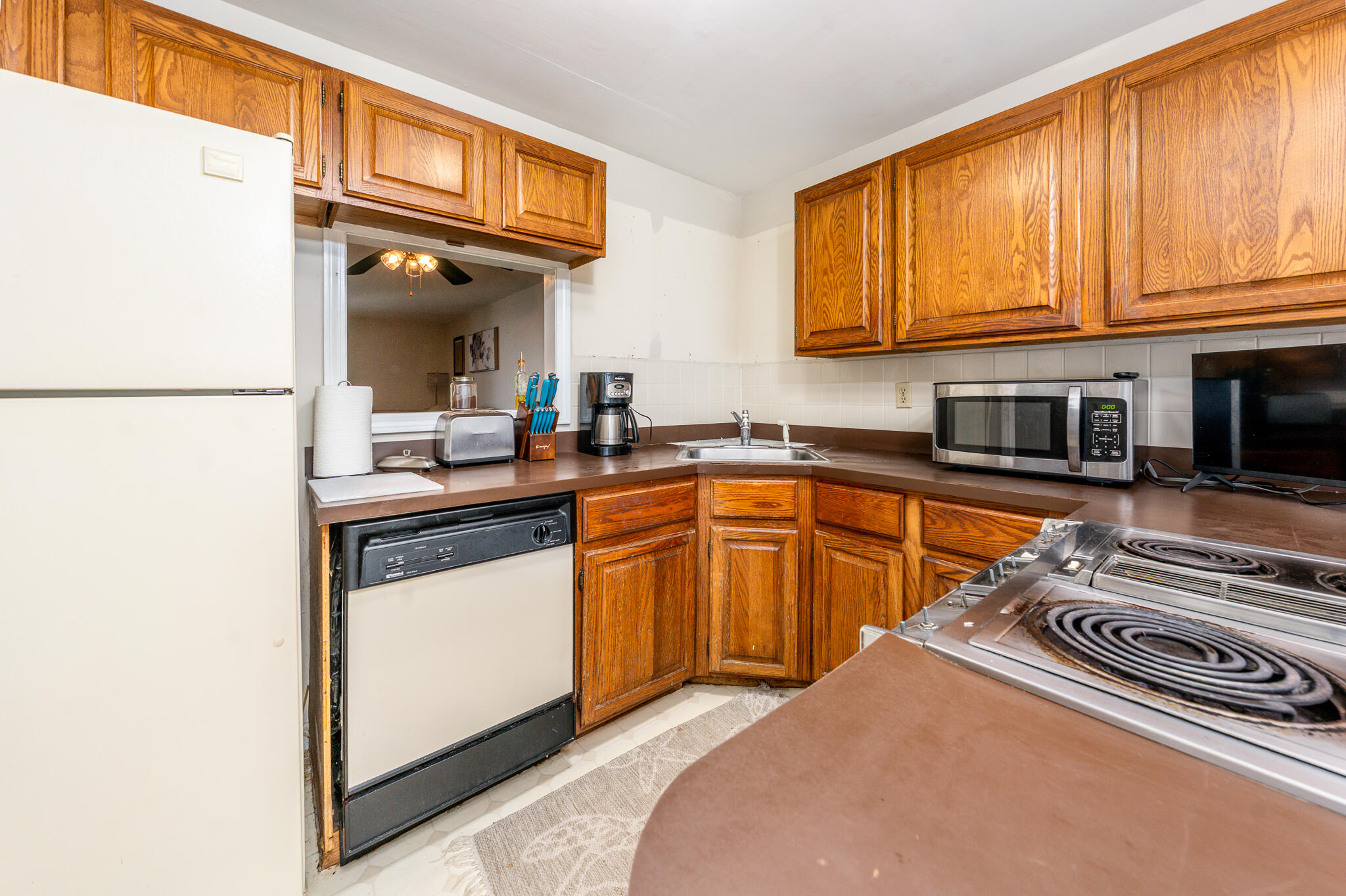 174 Lowell Road, Unit 29 Mashpee, MA 02649 - Photo 9 of 20 kitchen3